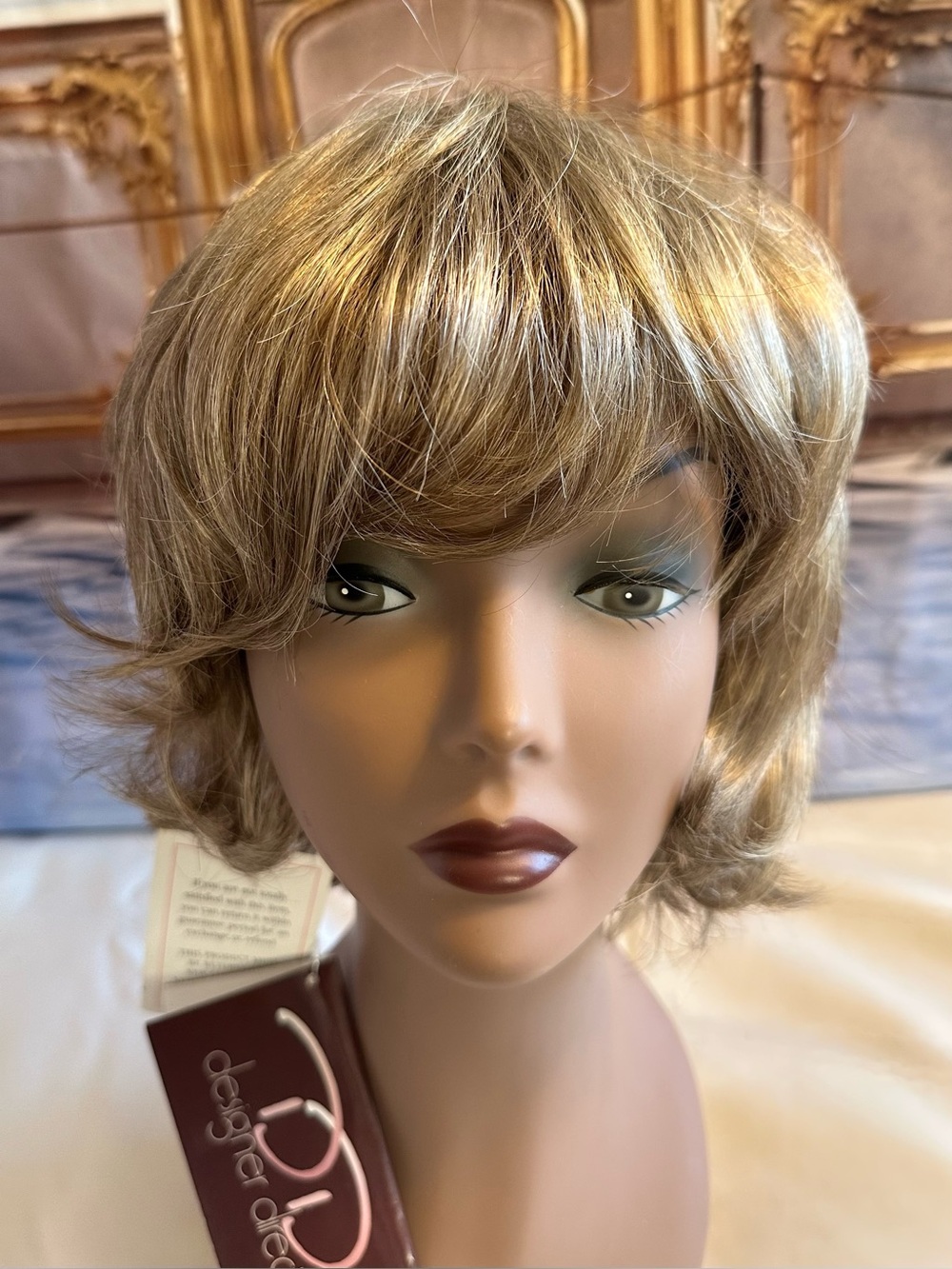 Designer Direct Harmony Wig 18/22 Large Short Layered Blonde NWT